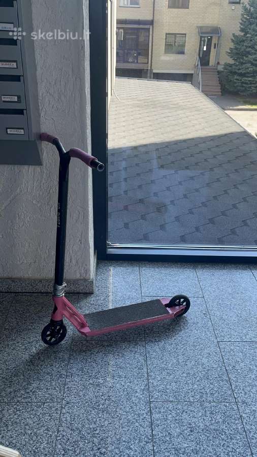 Custom triukinis paspirtukas