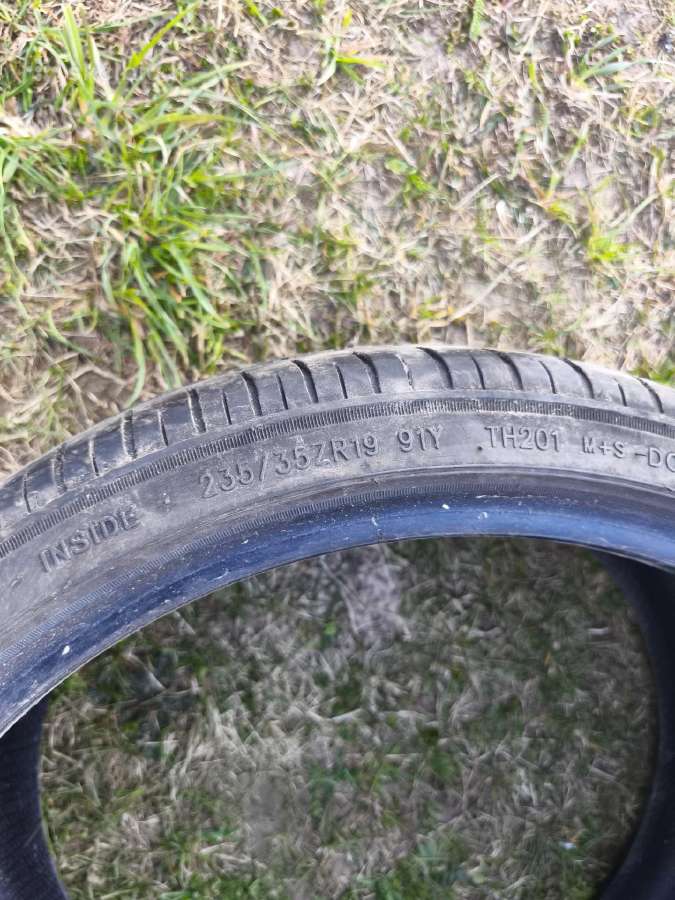 235/35 r19