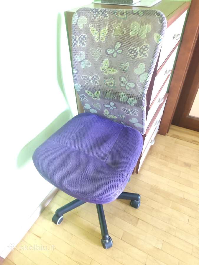Kėdė su aukščio regulevimu