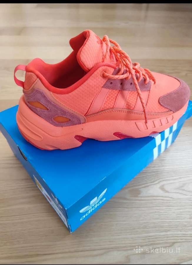 Nauji Adidas kedai