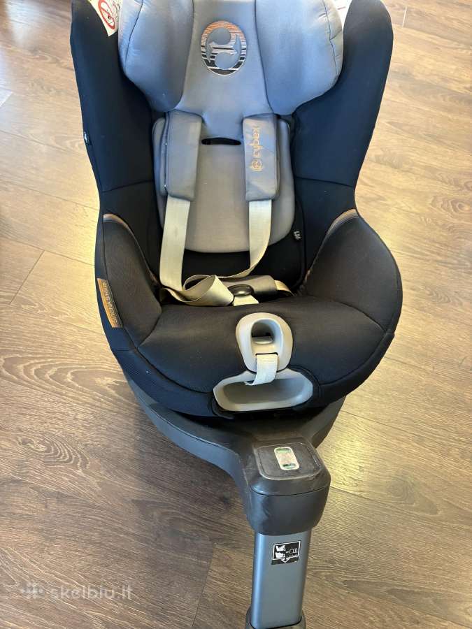 Cybex auto kėdutė su 360 padu.