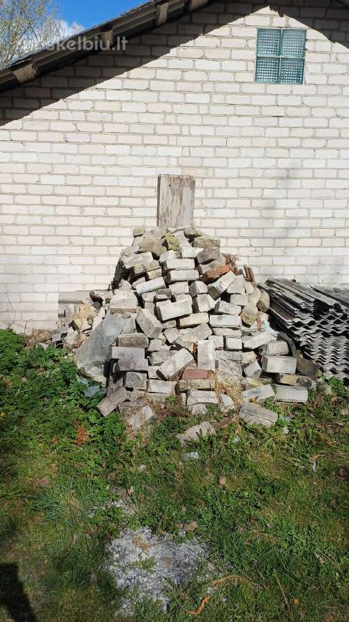 Dovanoju 2 m³ baltų plytų (Vilnius)