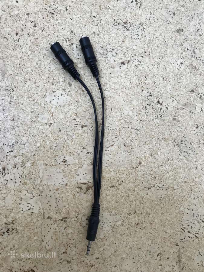 Aux 3,5mm šakotuvas