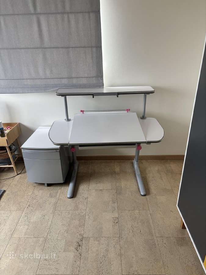 Mayer augantis stalas ir stalčių blokas