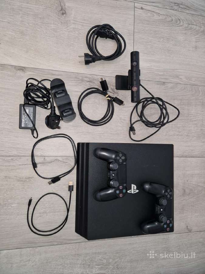 Parduodu pilnai veikiantį Ps4 Pro 1tb su priedais.