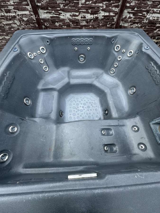 Jacuzzi