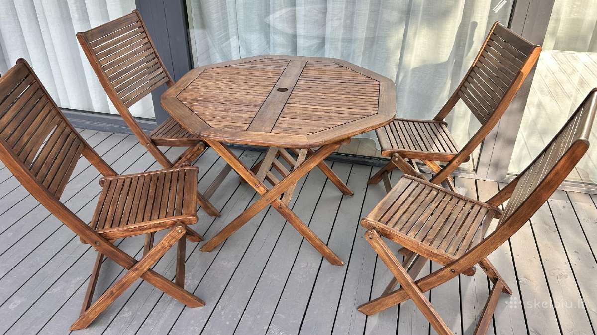 Lauko baldai