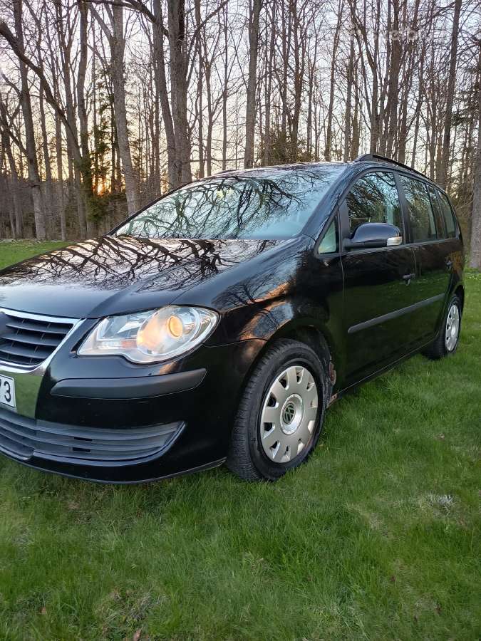 VW Tauran 2.0d