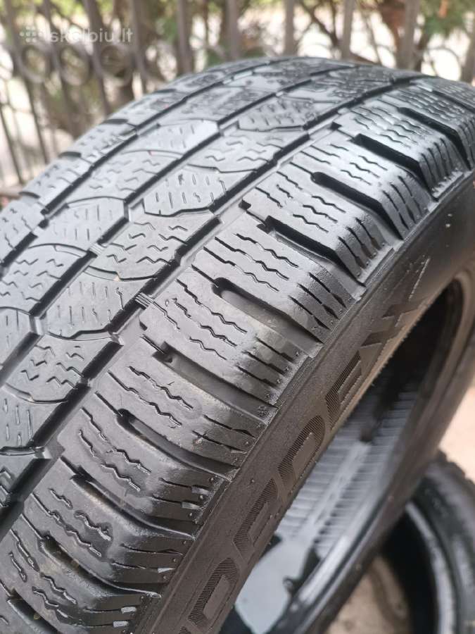 205/65 r16 c