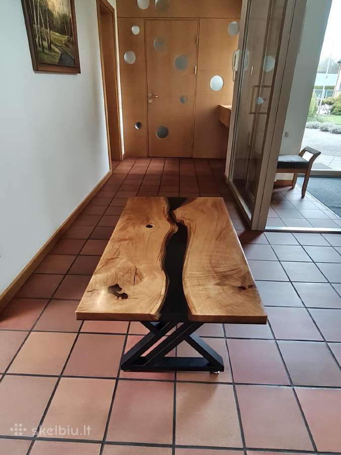 Epoksidinės dervos kavos staliukas