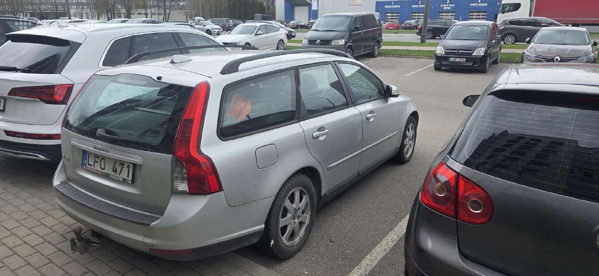 Parduodu volvo v50 1,6 dizelis