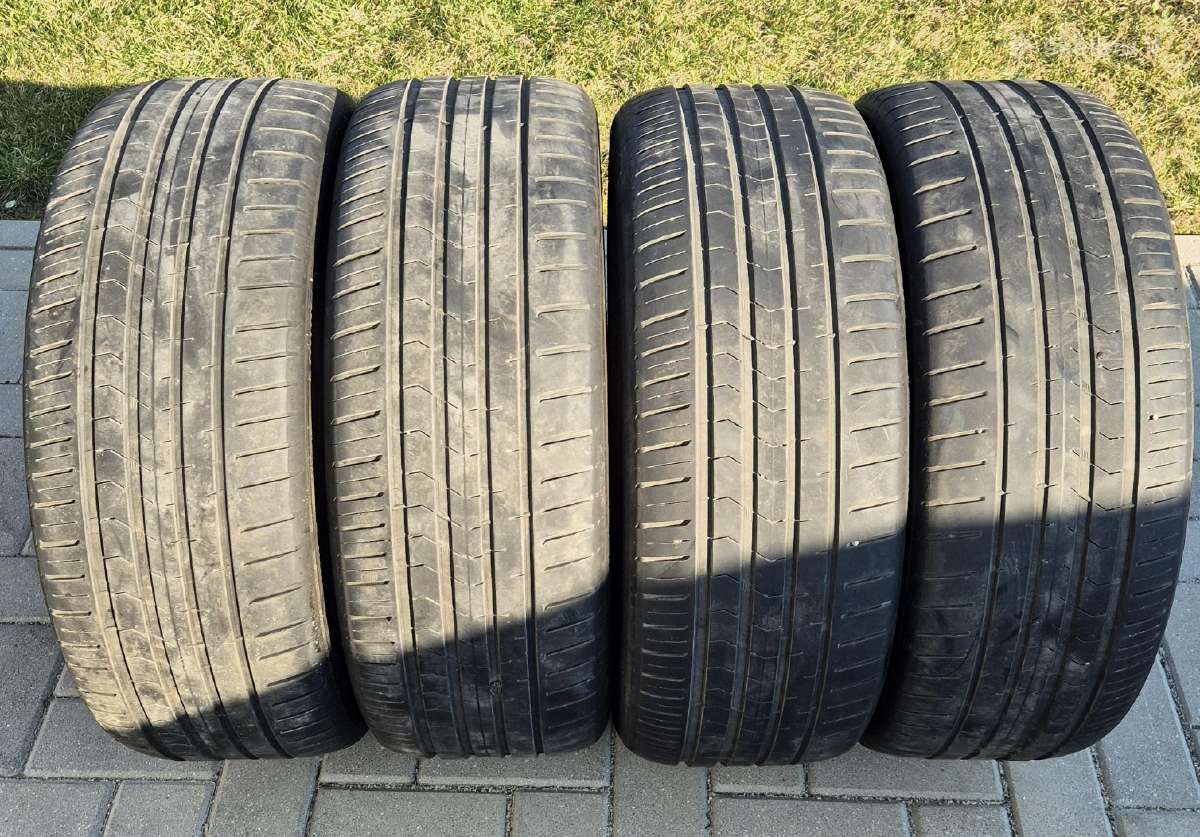 215/50 R17 Vredestein