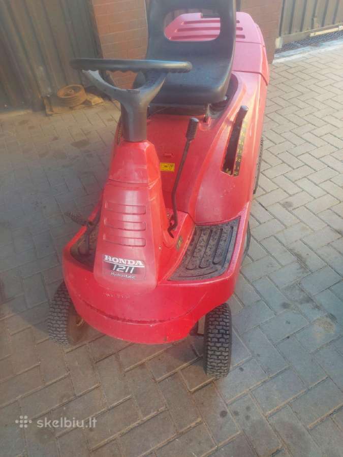 Žolės traktoriukas Honda 300€