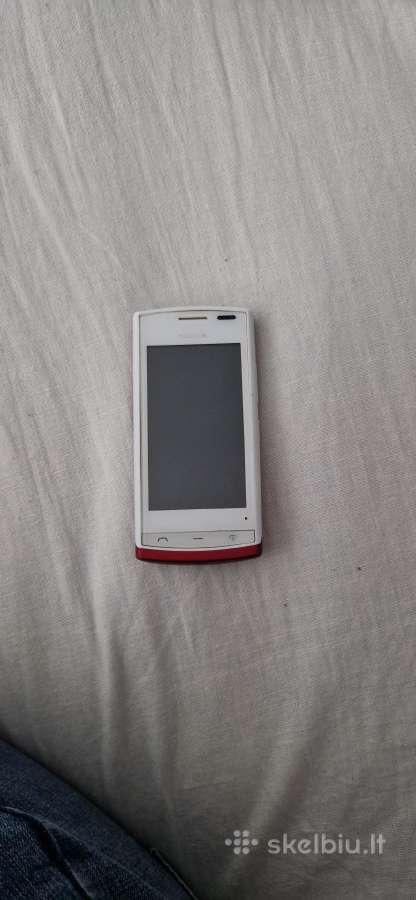 Nokia 500 (neisijungia )