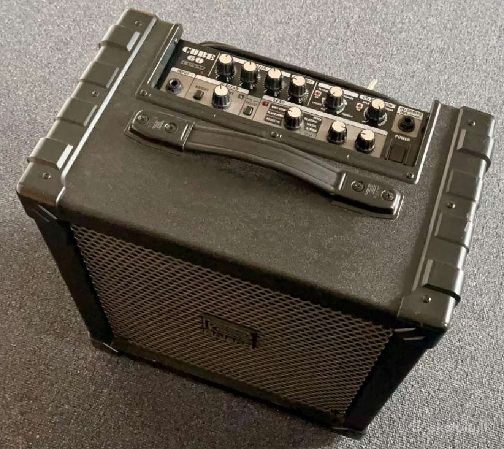 Roland Cube-60