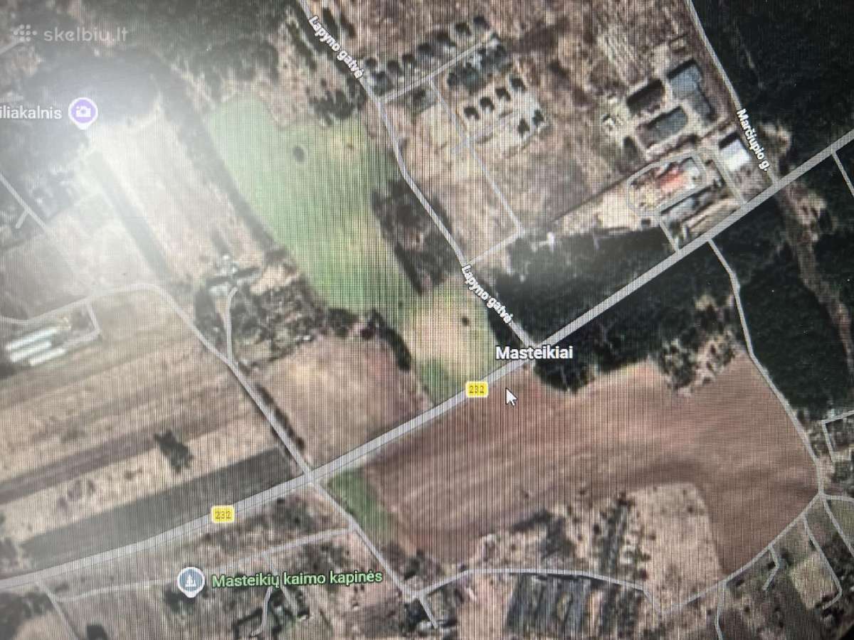 Išnuomojama 50 arų aptverta aikštelė.