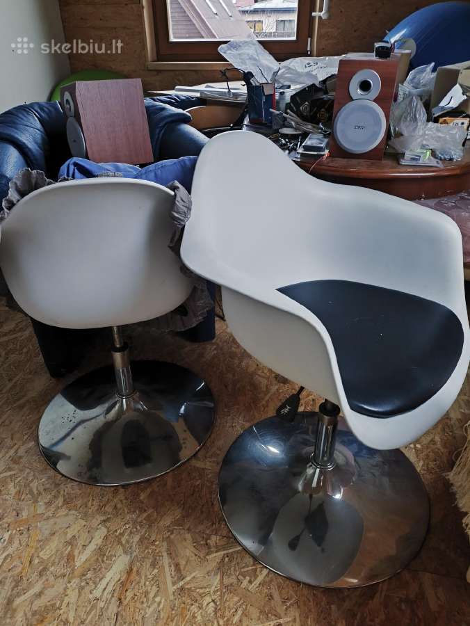 Baltas, 2vnt, zalias 2vnt, metalines kedes,2vnt