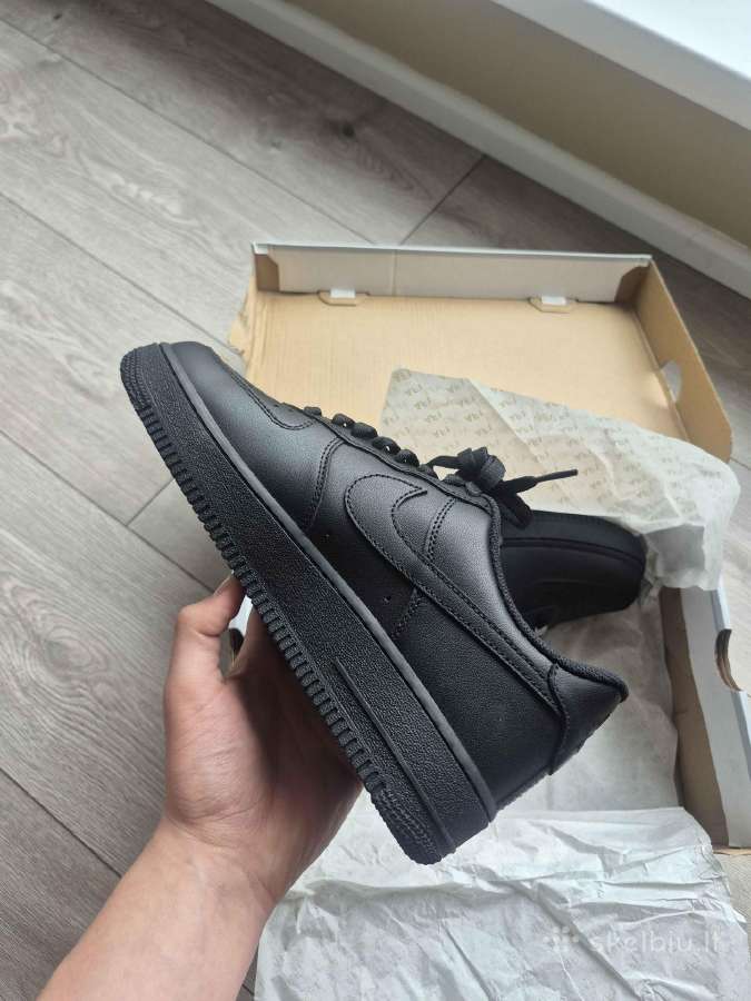 Nike Air Force 1 juodi, 42 dydis