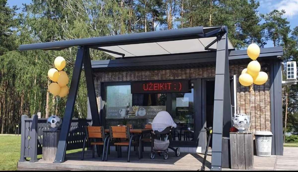 Parduodamos įrengtos mobilios patalpos