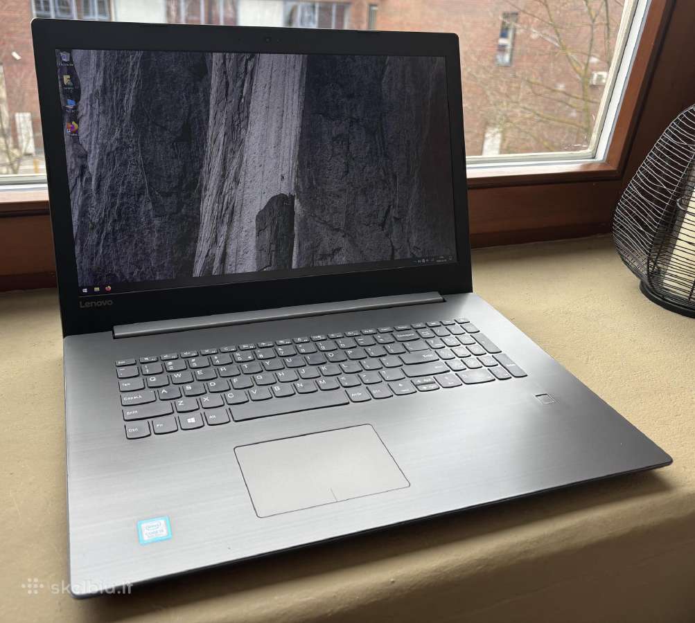 Lenovo V320-17ikb; Intel i5, 8gb RAM, 256gb SSD