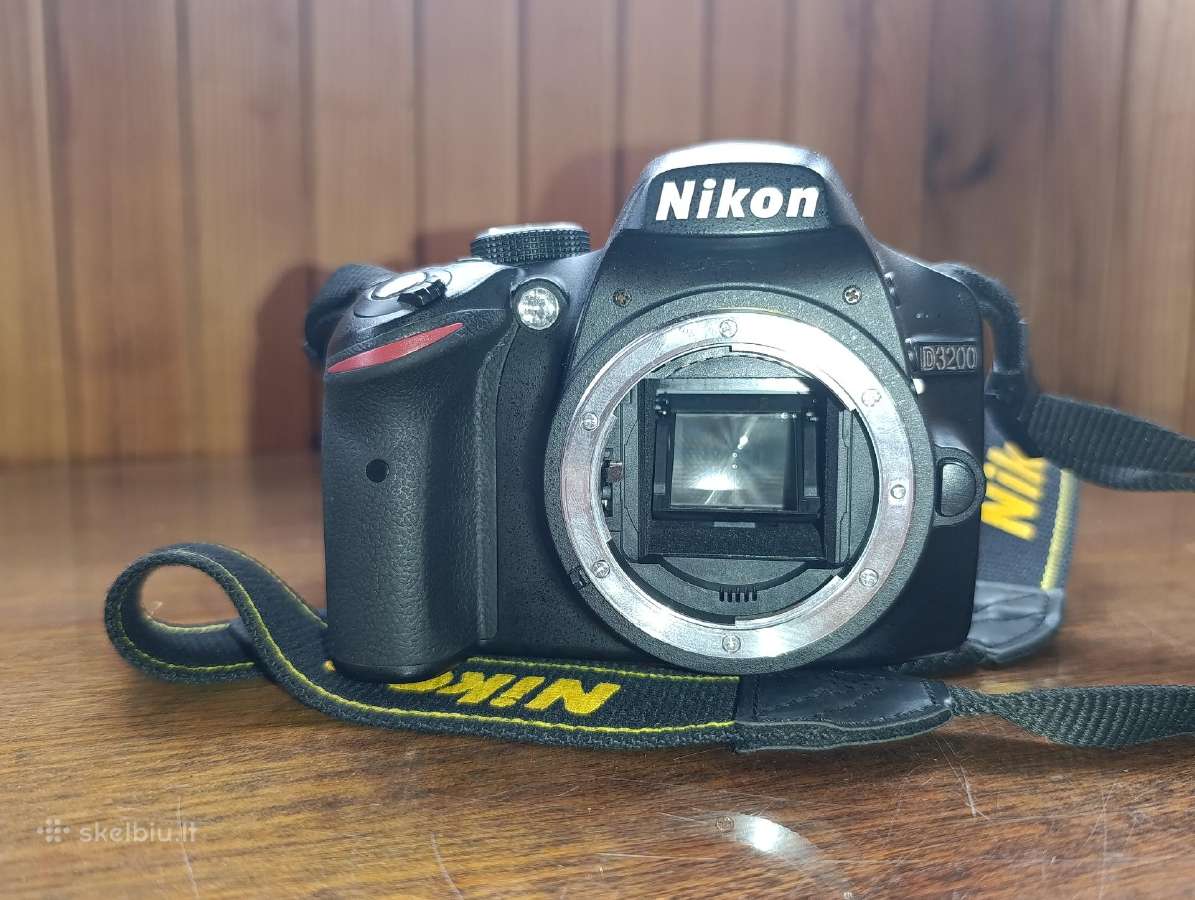 Nikon D3200 + Sigma 18-250 mm objektyvas