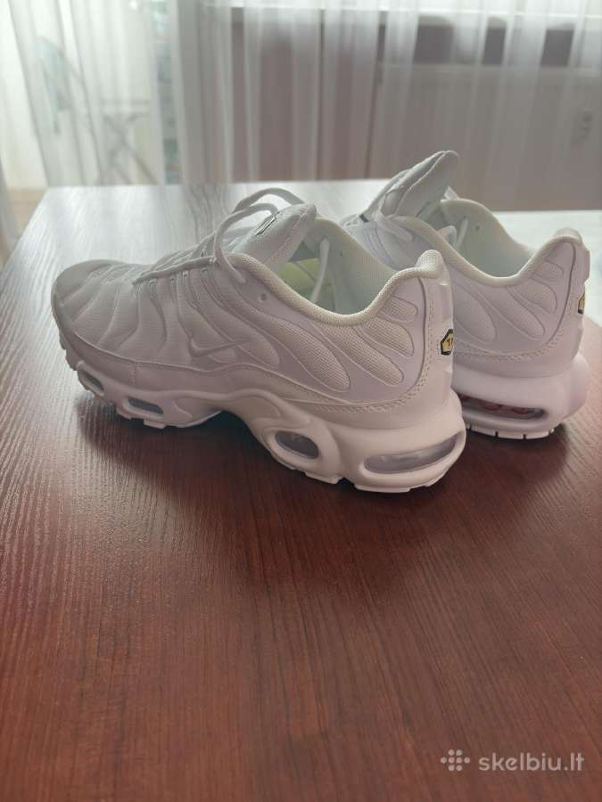 Nike Tn white
