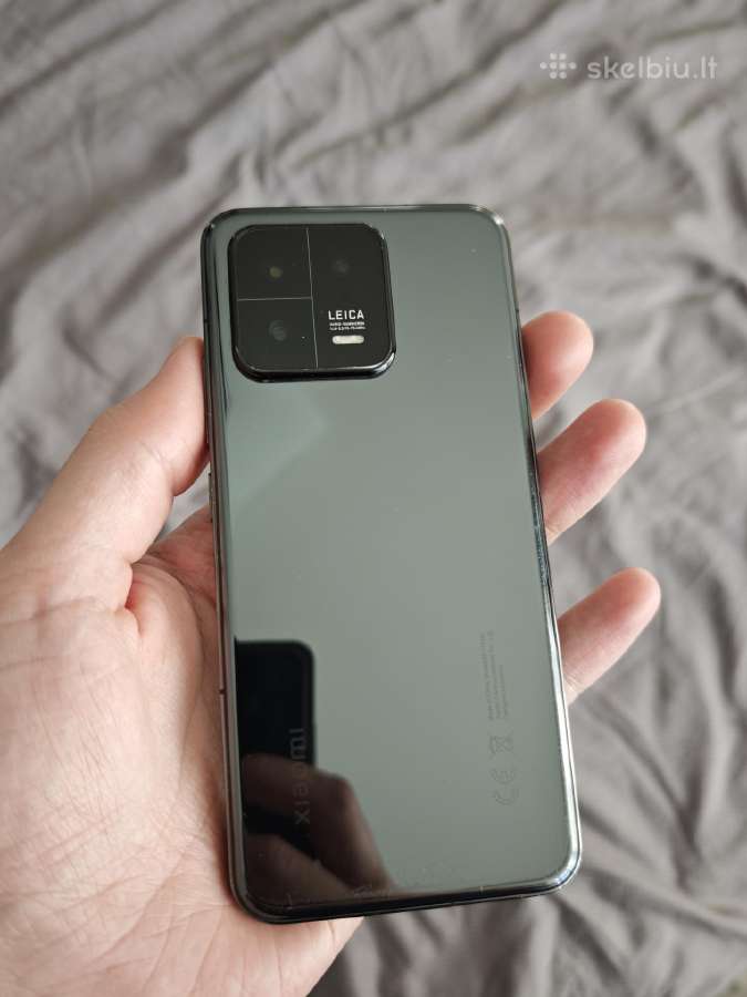 Flagmanas Xiaomi 13 8/256 juodas