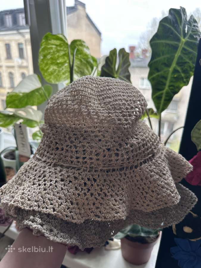 Skrybėlės ir kepurėlės
