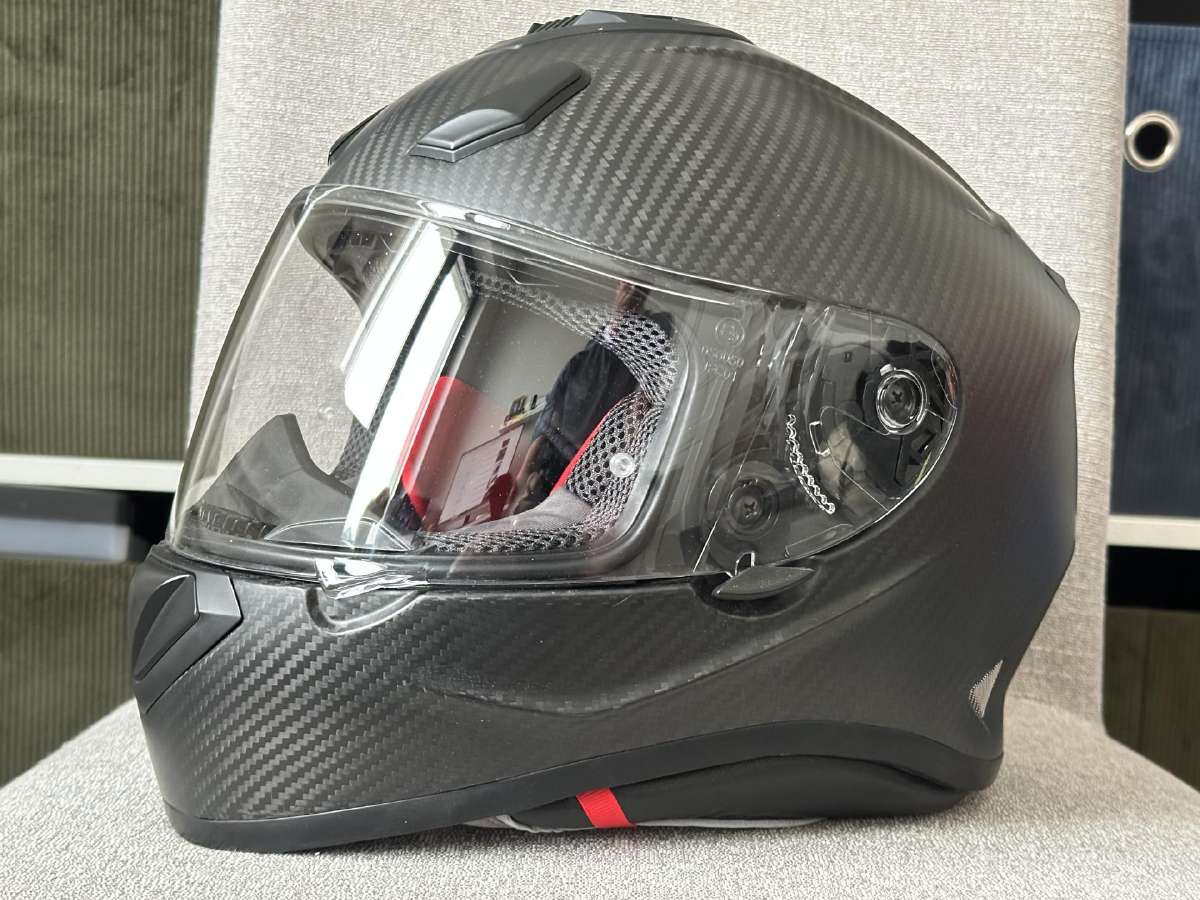 Motociklo šalmas Dexter XL 61-62 cm karbon stilius