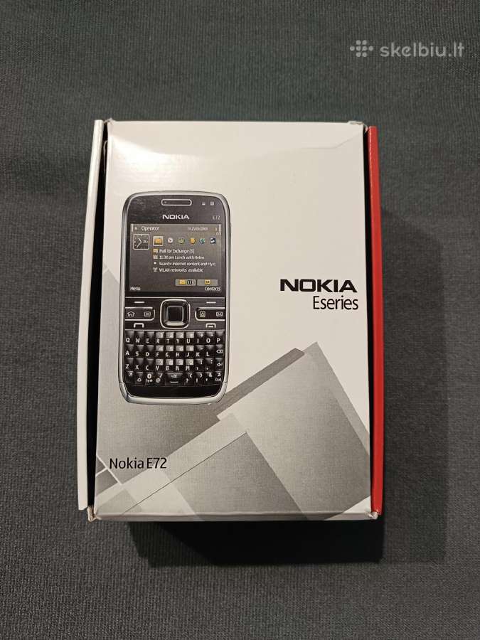 Nokia E72 su pakrovėjas