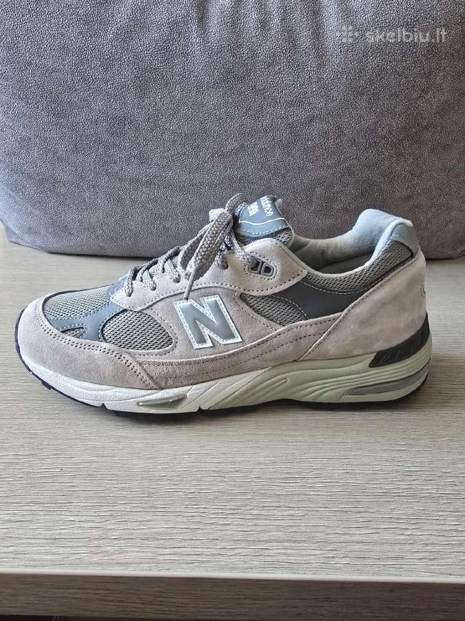 New Balance 991