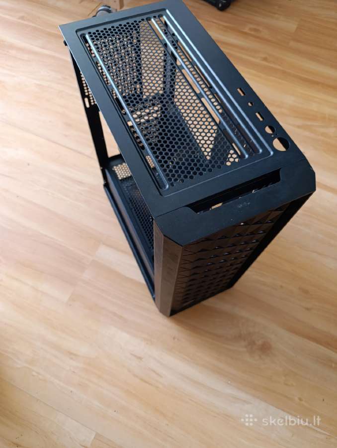 Pc deže tuščia be šonu
