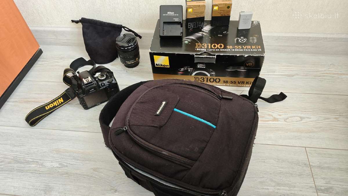 Nikon D3100 + 18-70mm Af-s + 3 baterijos + kuprinė