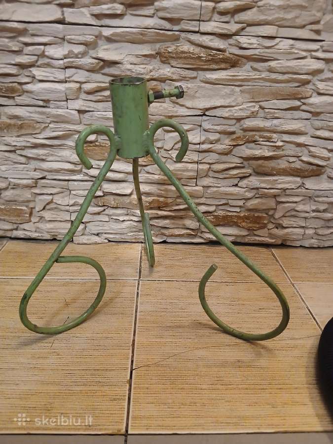 Vintažinis eglės stovas