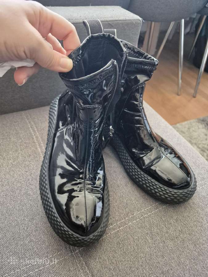 Armani batai