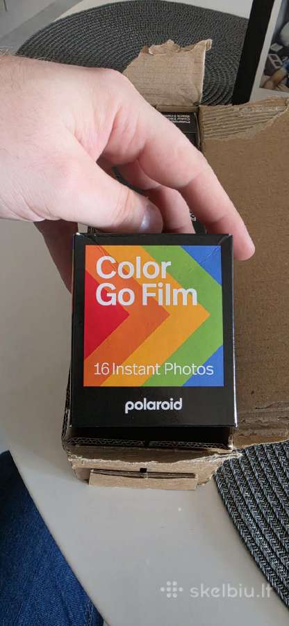 Polaroid go film black frame