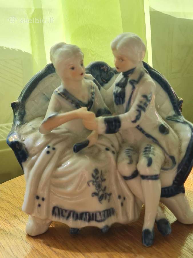 Dekoratyvinė pocelianinė skulptūrėlė