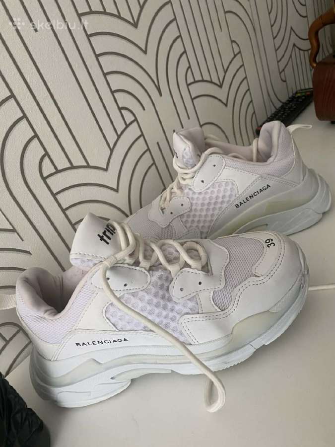 Balenciaga pavasariniai madingi