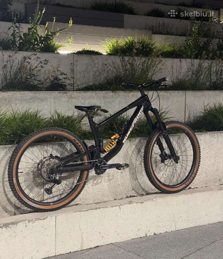 Nukeproof Giga 275 Elite; Enduro, Downhill bike