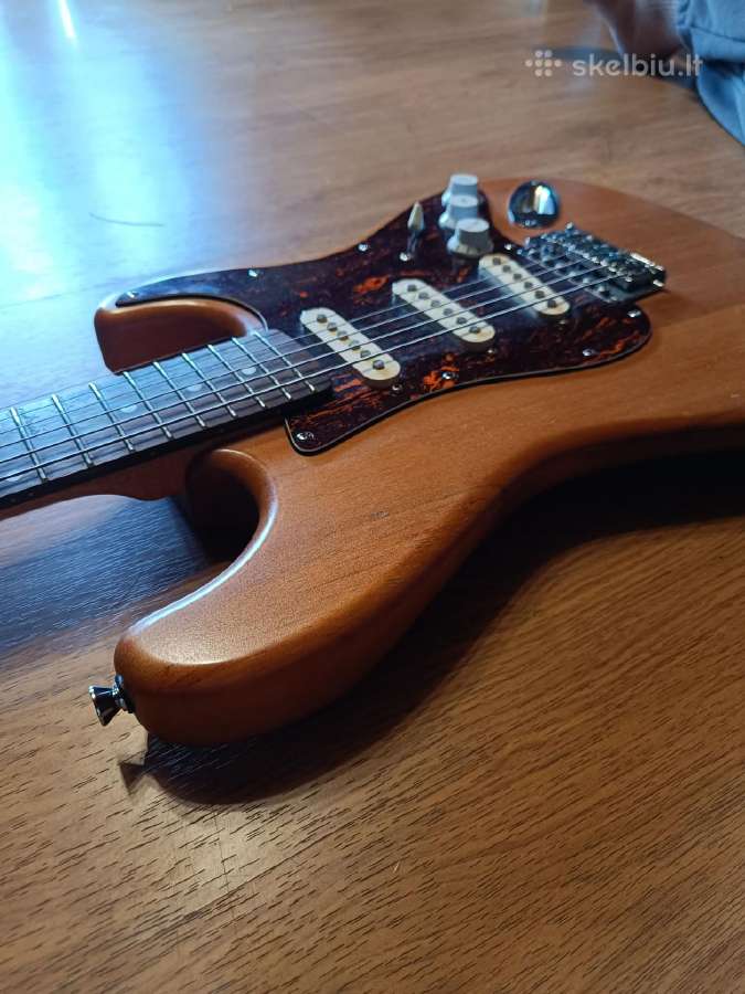 Stagg s 300 NS