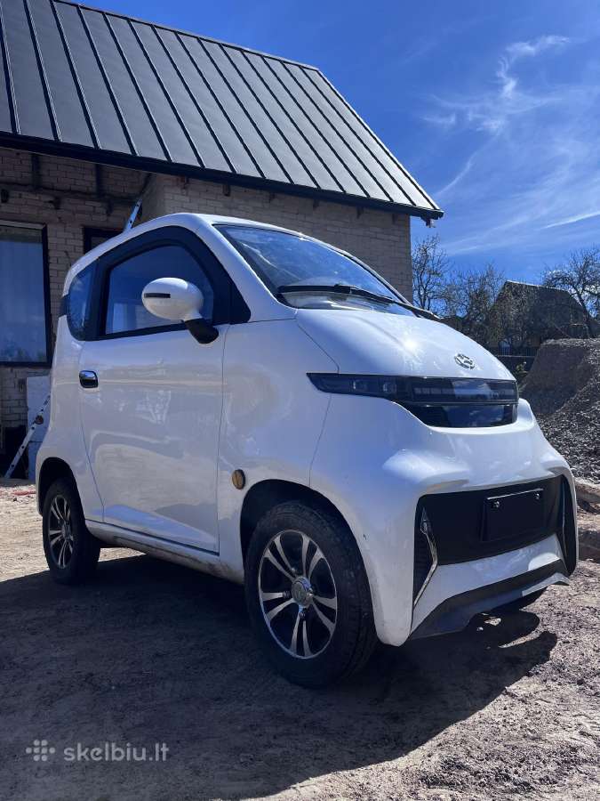 J4 2025metų automobiliukas