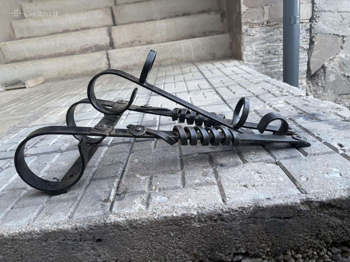 Metalinis vėliavos laikiklis (retro stilius)