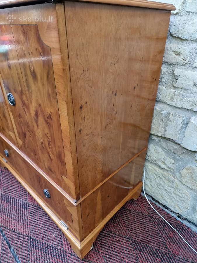 Vintažinė mid century riešutmedžio spintelė - nuotraukos Nr. 2