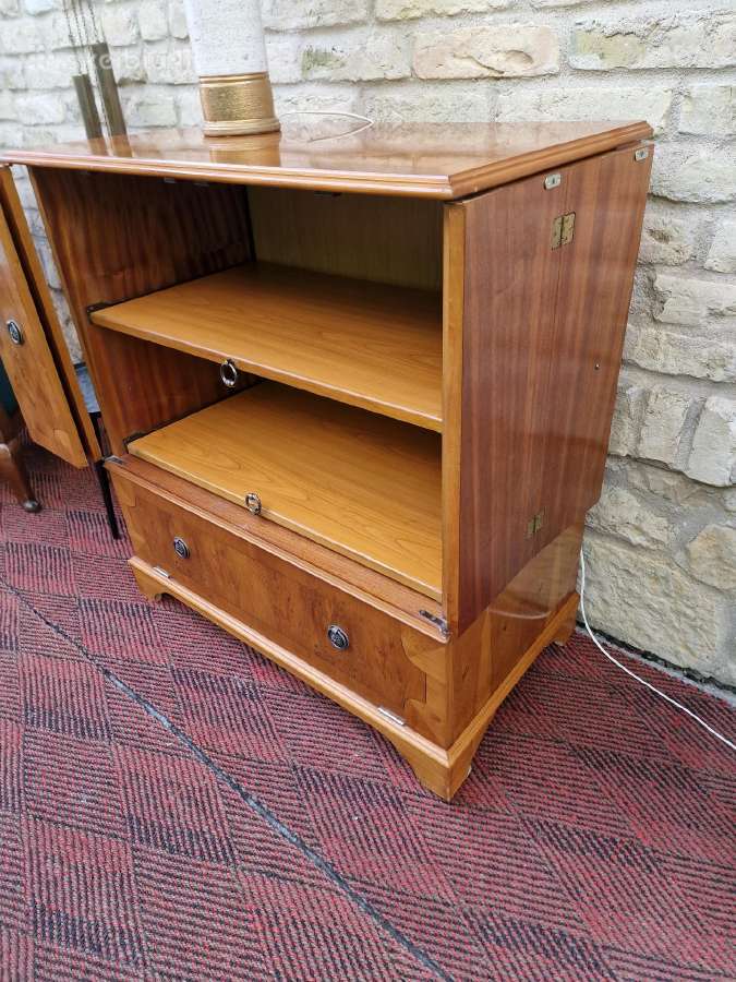 Vintažinė mid century riešutmedžio spintelė - nuotraukos Nr. 15