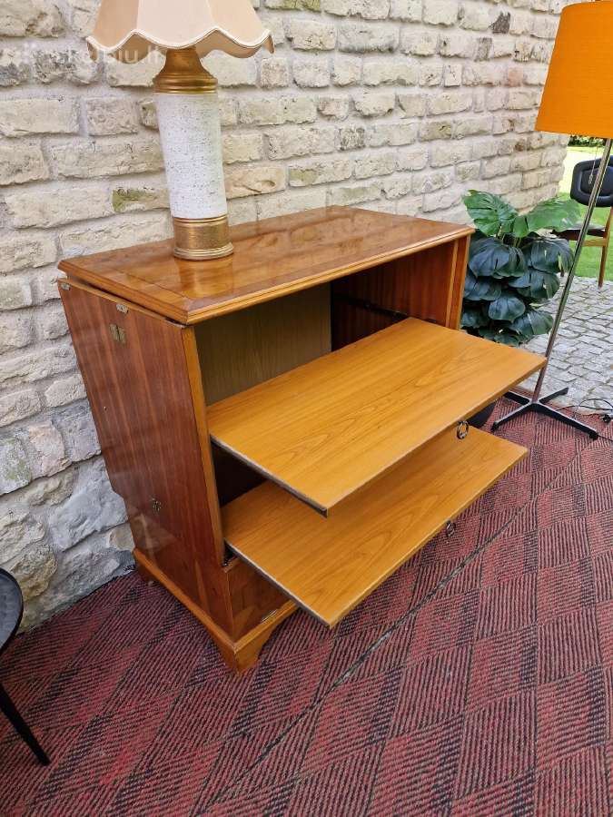 Vintažinė mid century riešutmedžio spintelė - nuotraukos Nr. 21