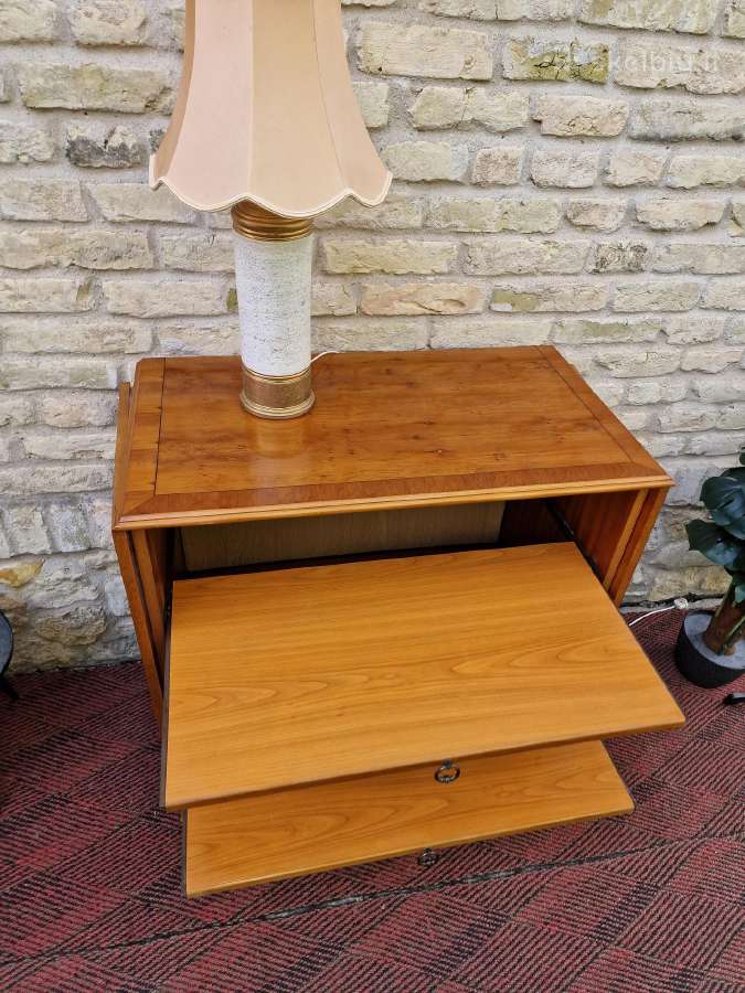 Vintažinė mid century riešutmedžio spintelė - nuotraukos Nr. 22