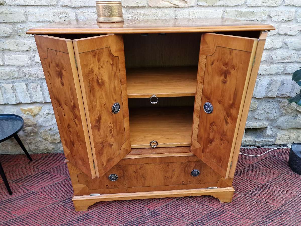 Vintažinė mid century riešutmedžio spintelė - nuotraukos Nr. 25