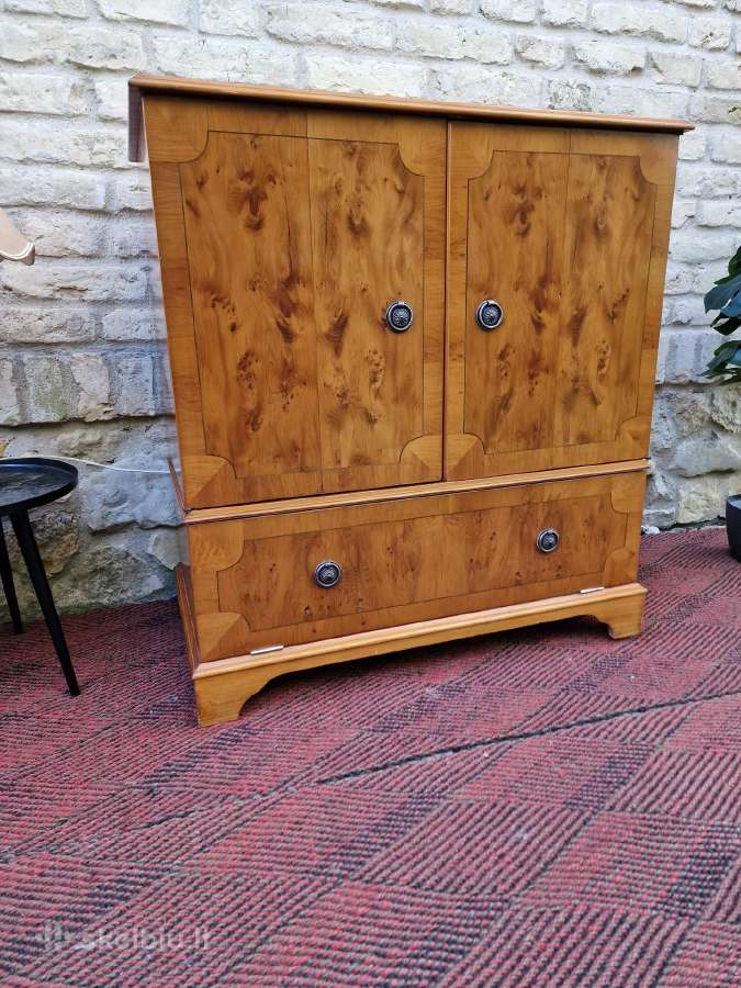 Vintažinė mid century riešutmedžio spintelė - nuotraukos Nr. 32