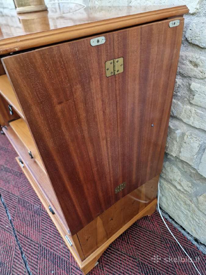 Vintažinė mid century riešutmedžio spintelė - nuotraukos Nr. 37
