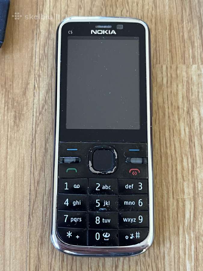 Nokia C5 telefonas su pakrovėju ir priedais - nuotraukos Nr. 2